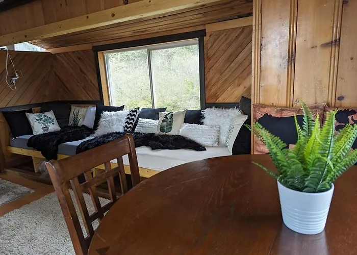 Cozy Beachfront Cabin At Woodside Farm