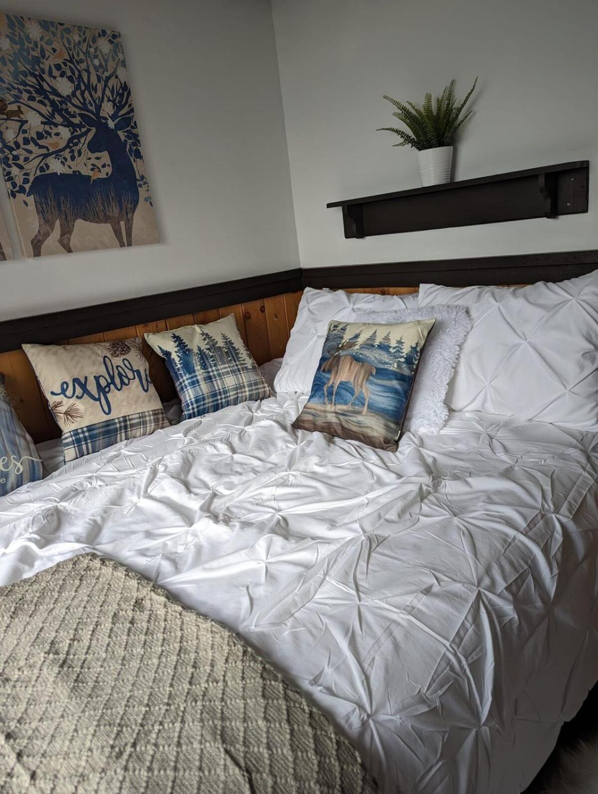 Cozy Beachfront At Woodside Farm * Sooke